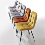 Immagine di una sedia imbottita modello Zara, disponibile in vari colori