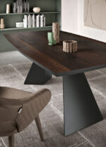 Tavolo Fisso Gilmour in legno.
