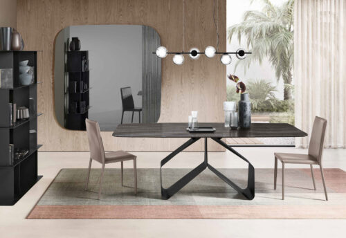 Tavolo da pranzo moderno con base geometrica