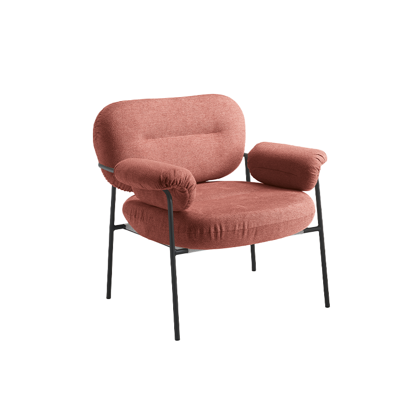 Poltrona in tessuto con struttura in metallo.
